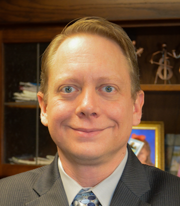Aaron Bradshaw headshot.